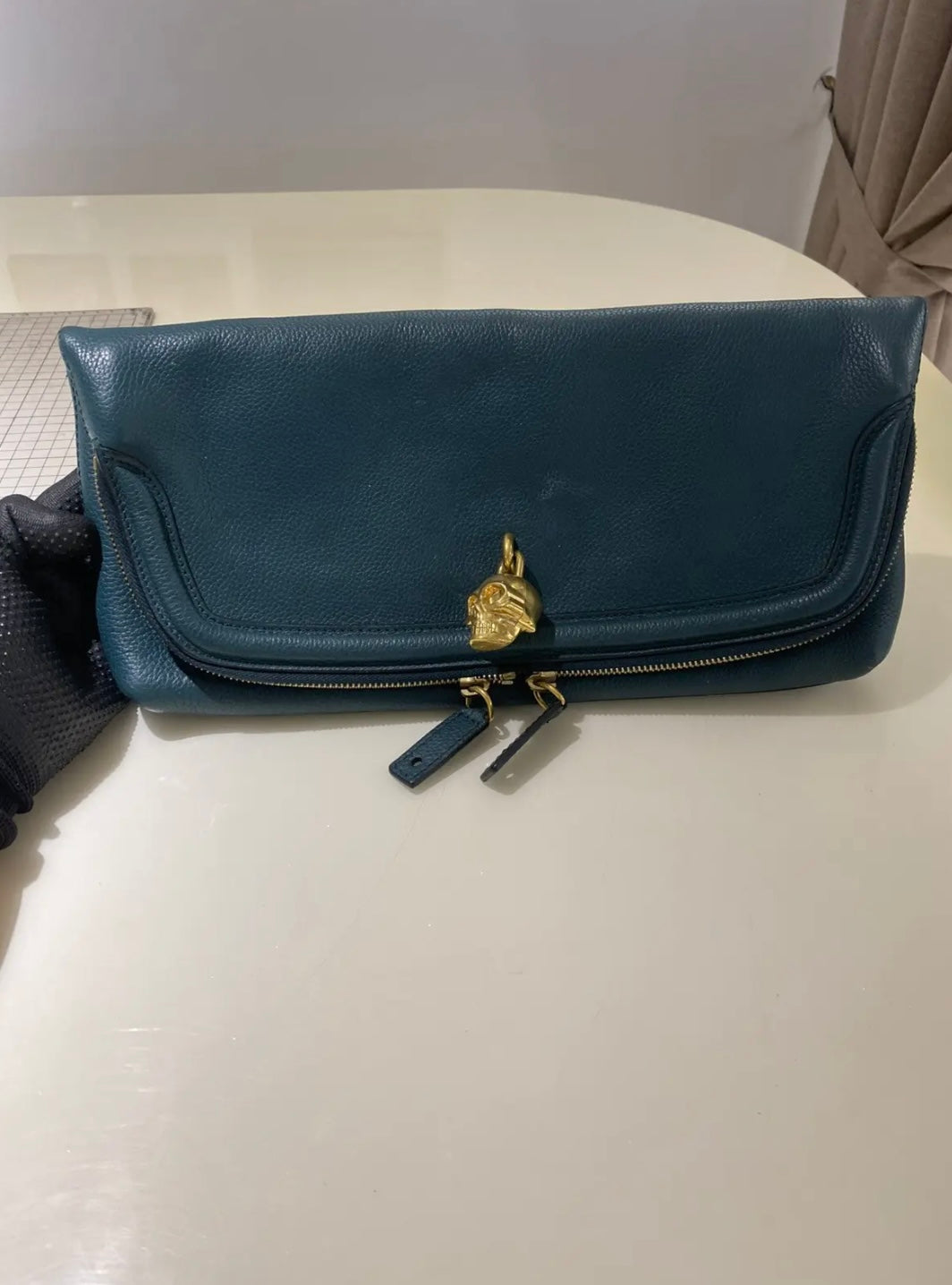 Alexander McQueen De Manta Padlock Clutch