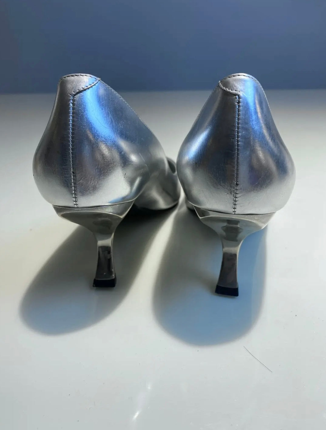 Silver Roger Vivier Patent Pointed-Toe Comma Heels