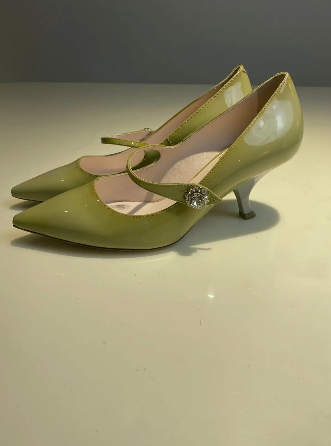 Roger Vivier Diamond Embellishments Pumps