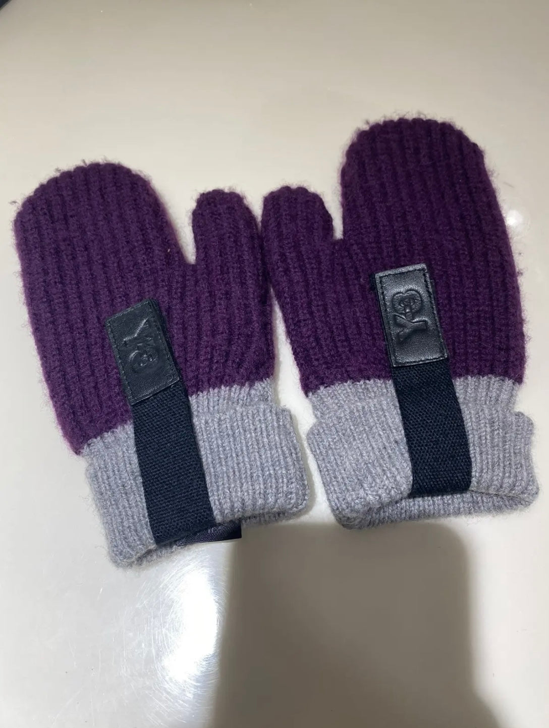 Adidas × Y‑3 Women’s Mittens Glove with Strap – Size M (165/75 mm | 21 × 7.5 cm)