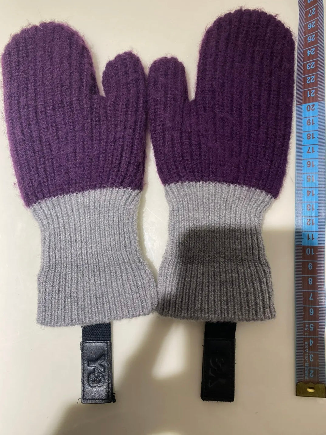 Adidas × Y‑3 Women’s Mittens Glove with Strap – Size M (165/75 mm | 21 × 7.5 cm)