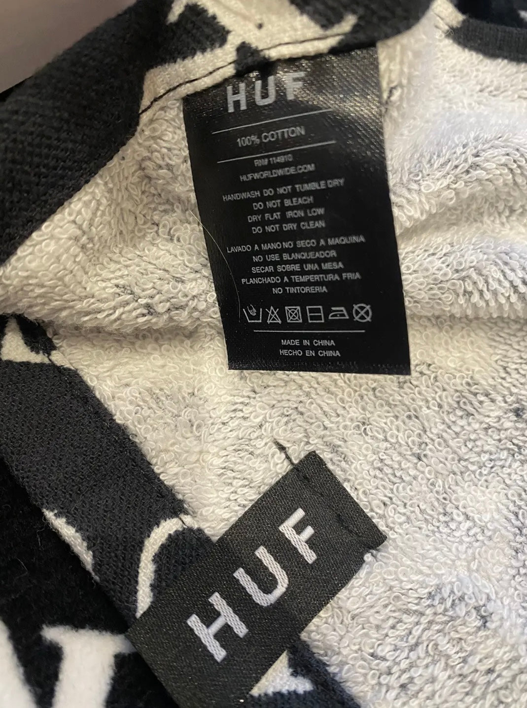 HUF “FUCK IT” Beach Towel – Black